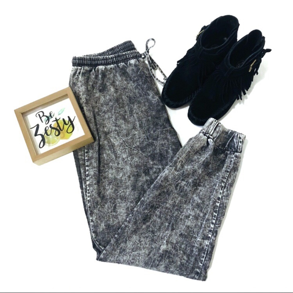 VIBRANT m.i.u acid-washed jogger pants